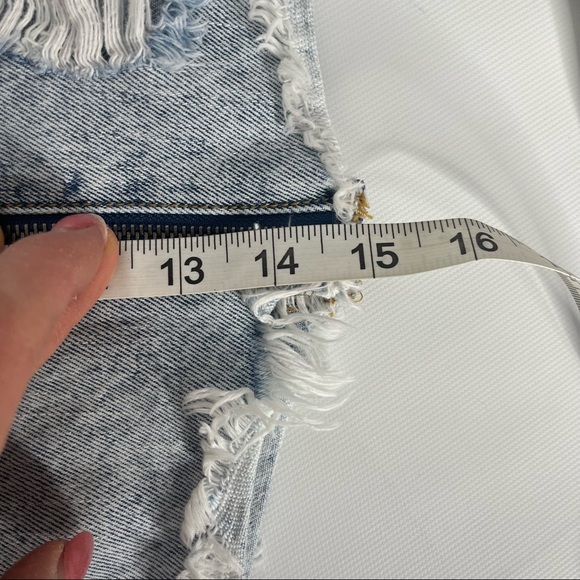 04) Forever 21 Distressed Cutoff Light Wash Denim Zipper Front Mini Skirt Size S - Picture 11 of 12